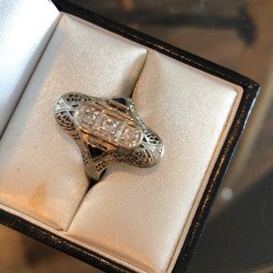 Antique ring with diamonds and sapphires